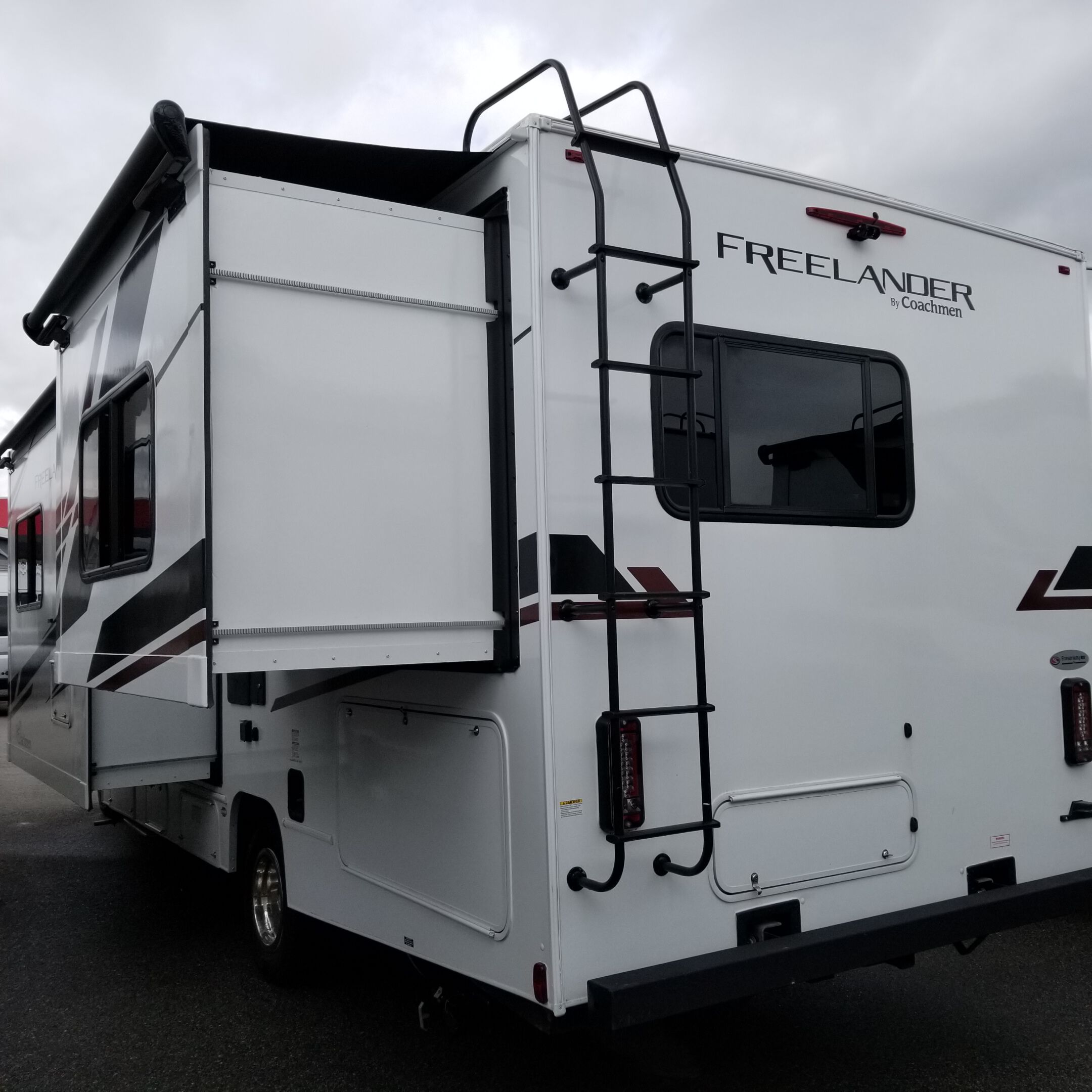 2023 COACHMEN FREELANDER 26DS